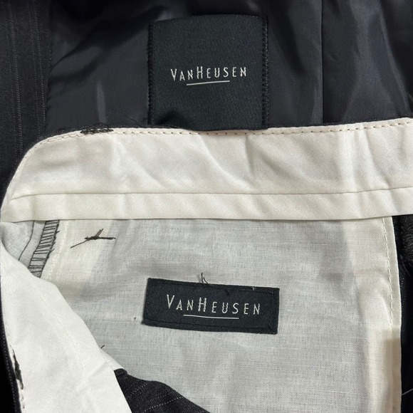 Van Heusen Pinstripe Suit Blazer Jacket & Pants 2 Piece Set Dark Gray Sz Boys 8 - Picture 2 of 8